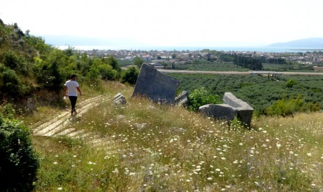 Kral mezarı turizme kazandırılmayı bekliyor
