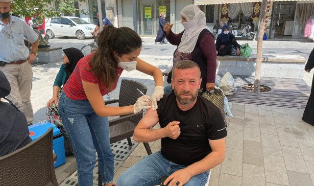 Kurulan aşı çadırlarına ilgi büyük