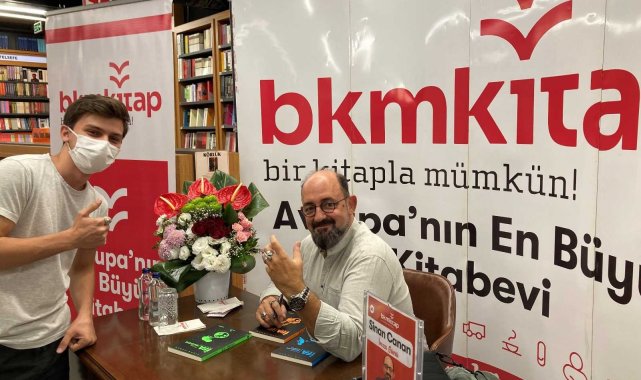 Akademisyen yazar Sinan Canan, BKM Kitap Özlüce'de okurlarıyla buluştu