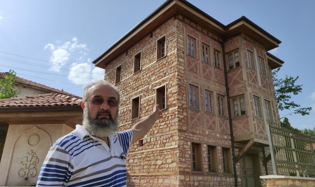 Bu köye gelen misafirler milyonluk konakta ücretsiz kalıyor