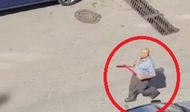 Bursa'da cadde ortasında beyzbol sopalı kavga kamerada