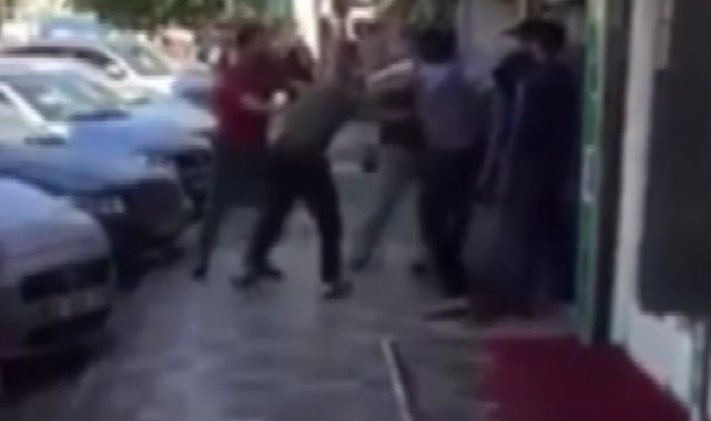 Bursa'da tekme tokat müşteri kavgası