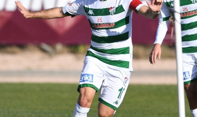 Bursaspor'dan ayrılan Özer Hurmacı boşta kaldı