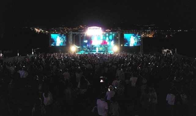 Ceza'dan unutulmaz performans