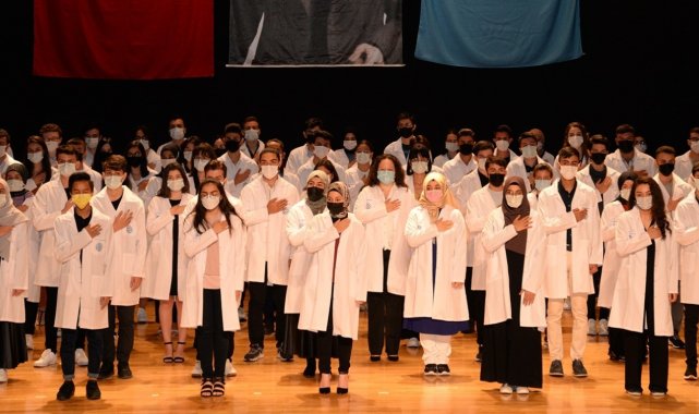 Diş Hekimliği Fakültesi'nde yeni akademik dönem başladı