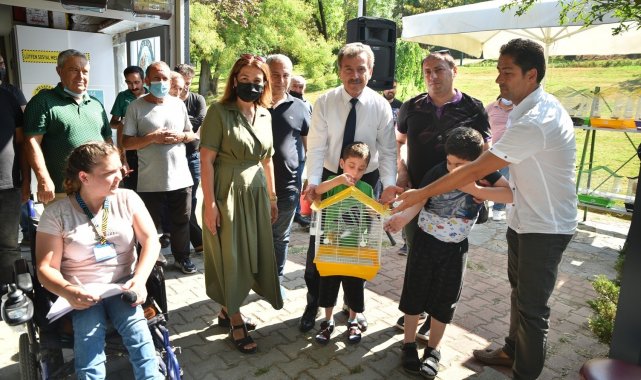 Engeller hayvan sevgisiyle aşılıyor