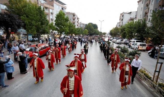 İnegöl'de kurtuluş kutlamalarında Oğuzhan Koç rüzgârı