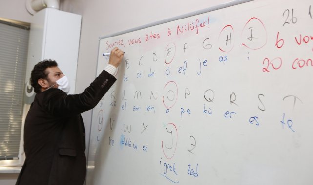 Nilüferli kadınlara Fransızca eğitimi