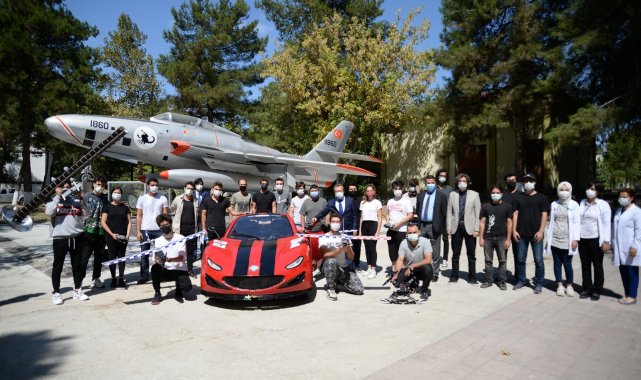 Rektör Kılavuz'dan Teknofest'te yarışan öğrencilere moral ziyareti