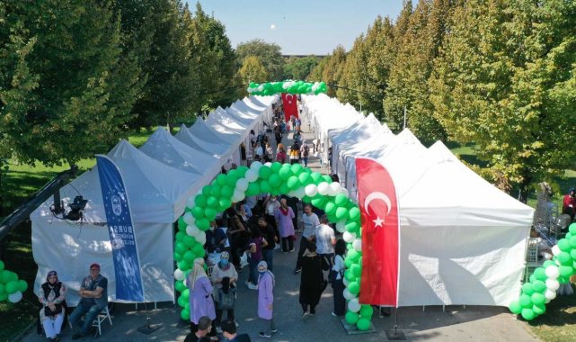 Sanata hayat veren eller festivali