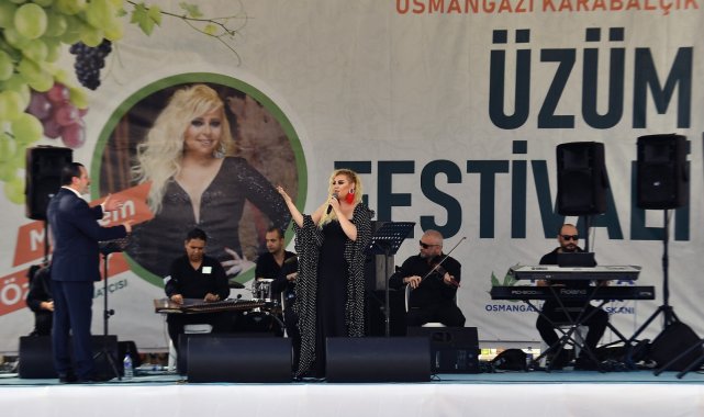 Üzüm Festivali'nde Özşimşir coşturdu