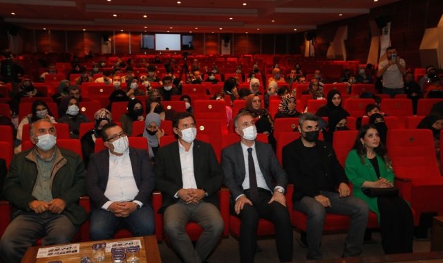 'Huzurlu Aile Mutlu Gençlik' semineri sürüyor