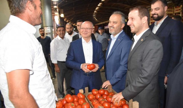 AK Parti her alanda üreticinin yanında