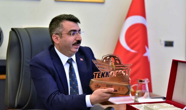 Başkan Yılmaz şampiyonları ağırladı