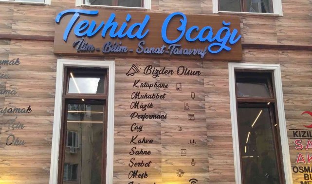 Bu kütüphane kafede her şey ücretsiz