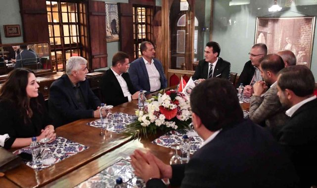 Bursa Belediyeler Birliği'nde Dündar güven tazeledi