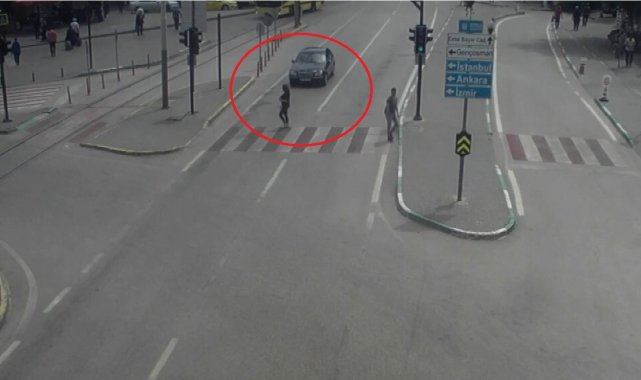 Bursa'da akıl almaz kazalar kamerada
