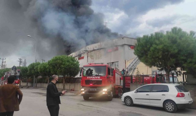 Bursa'da tekstil fabrikasında büyük yangın - Bursa Haberleri