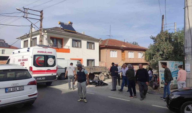 Bursa'da traktör ile motosiklet çarpıştı: 1 ağır yaralı