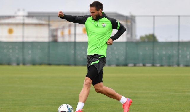 Bursaspor'da son idmanda taktik çalıştı - Yeşil-beyazlı takım yarın Fatih Karagümrük'le karşılaşacak
