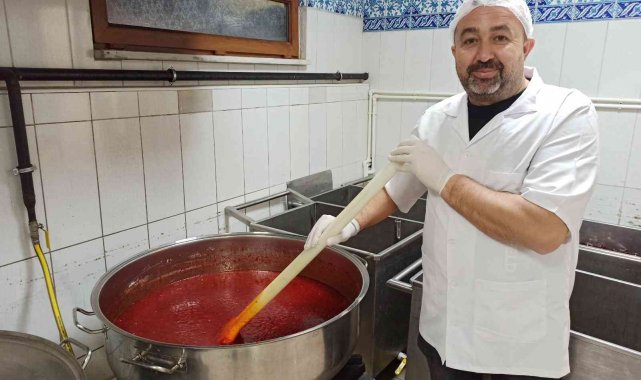 En acı biberden en tatlı reçelleri üretiyor