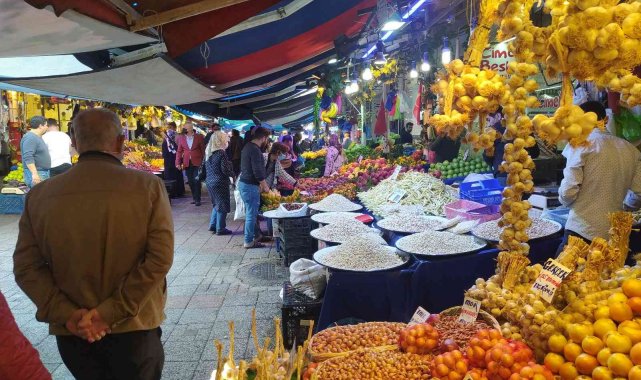 Havalar ısındı, vatandaşlar pazara akın etti - Bursa Haberleri
