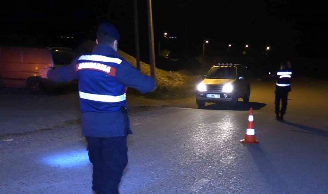 İnegöl'de Jandarma Komutanlığı ve Emniyet Müdürlüğü'nden trafik ve asayiş uygulaması