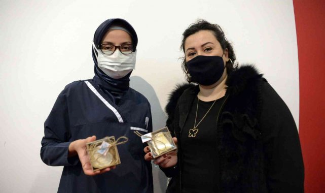Kursiyerlerden sağlık personeline organik sabun - Bursa Haberleri
