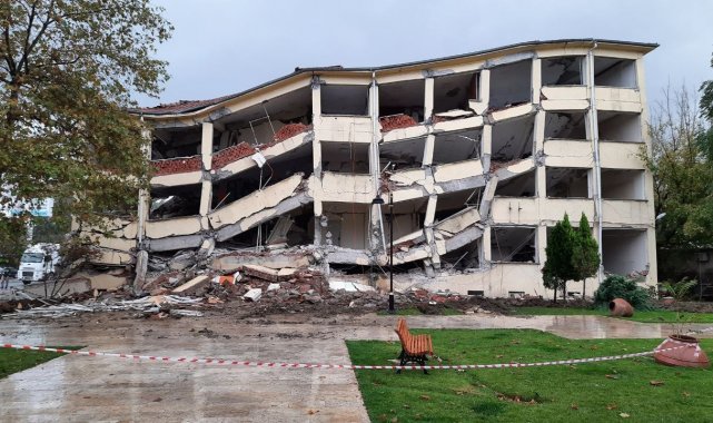 Mudanya Hükümet Konağı yıkıldı - Bursa Haberleri