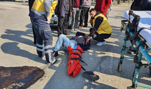 Otomobil ile çarpışan motosikletin sürücüsü yaralandı