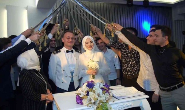Pilot teğmenin düğünü böyle olur - Bursa Haberleri
