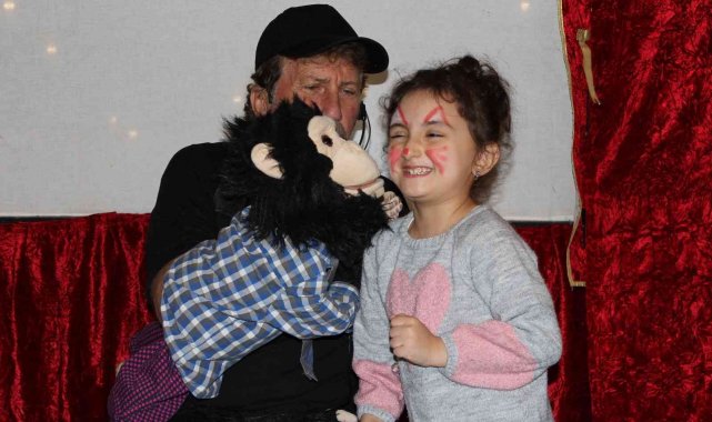 Tarzan'ın Çita'sı Sarı Bıyık'ın karnından konuşuyor - Bursa Haberleri