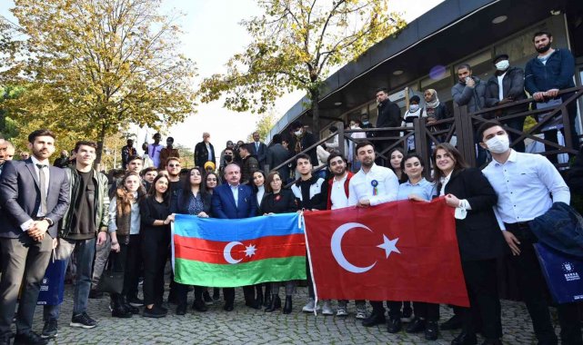 TBMM Başkanı Şentop, Bursa'daki misafir öğrencilerle buluştu.