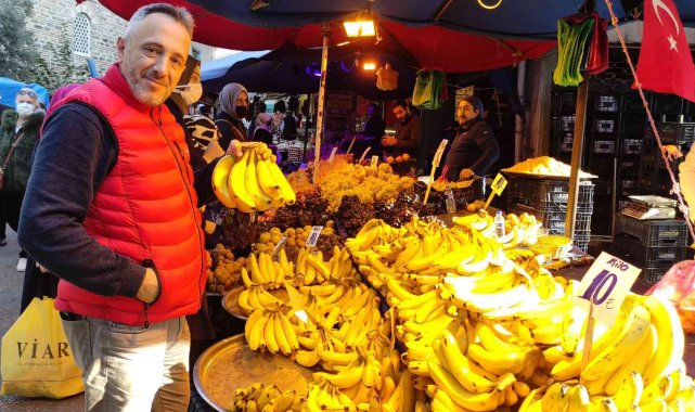 Vatandaşlar muza akın etti, pazarcılar ton ton satıyor