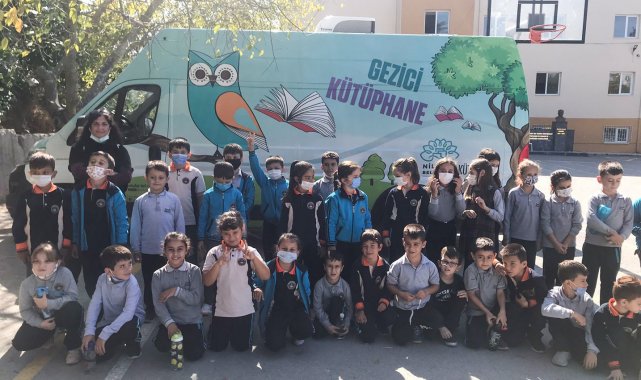 Yazar Bozdemir'den Konaklılı çocuklara sürpriz - Bursa Haberleri