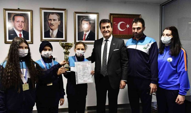 Başkan Dündar rekortmen atıcılarla buluştu
