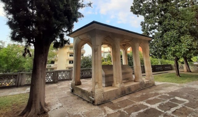 Başkan kendi konutunu yıkacak, yerinde Süleyman Çelebi külliyesi yükselecek