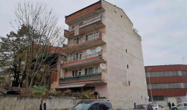 Beşinci kattan düşen bir buçuk yaşındaki çocuk ağır yaralandı