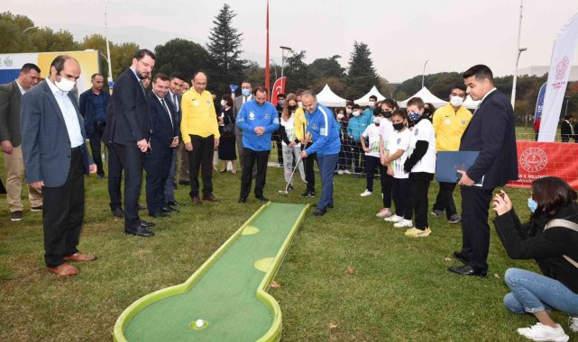 Bursa'da 250 bin çocuk sahaya iniyor