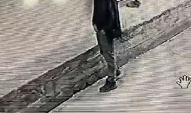 Bursa'da iç çamaşırı hırsızı güvenlik kamerasında