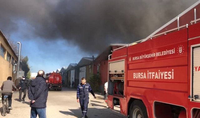 Bursa'da tekstil fabrikasından korkutan yangın
