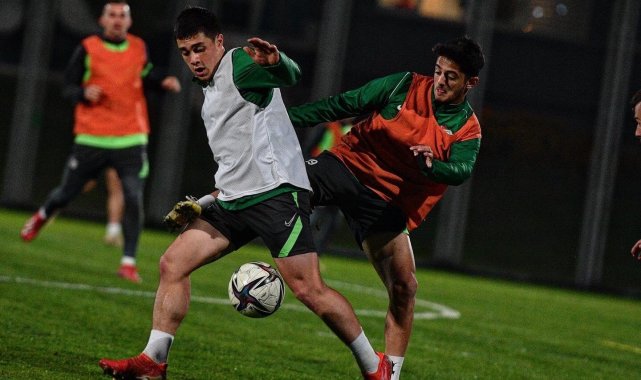 Bursaspor 4 eksikle İstanbulspor maçı hazırlıklarına devam etti