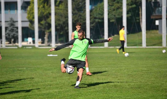 Bursaspor şut çalışması gerçekleştirdi