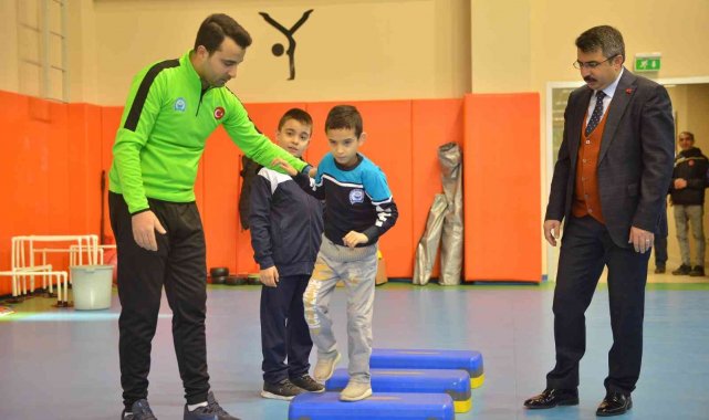 Engelleri değil yetenekleri göz kamaştırıyor