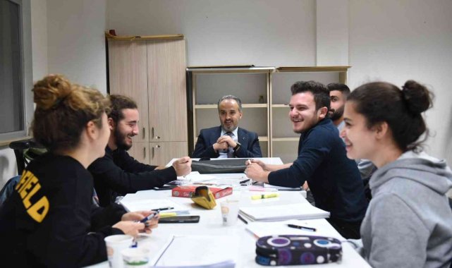 Gençler istedi, Başkan süreyi uzattı