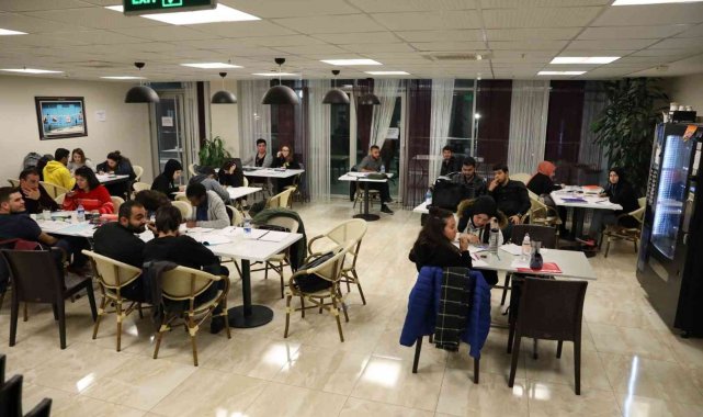 Gençlik merkezinde 'vize' mesaisi