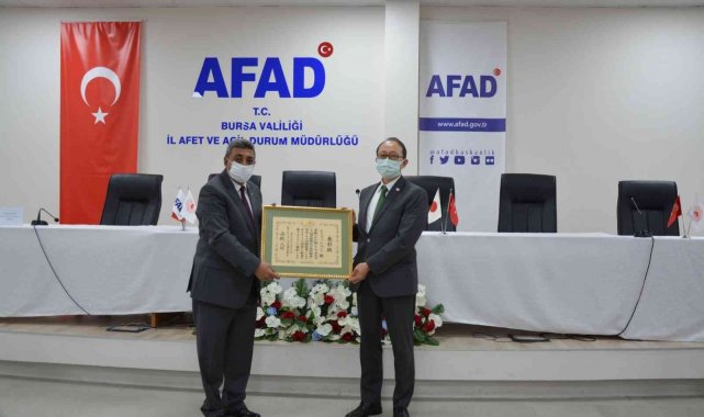Japonya Başkonsolosluğu'ndan AFAD Müdürü Yalçın Mumcu'ya ödül