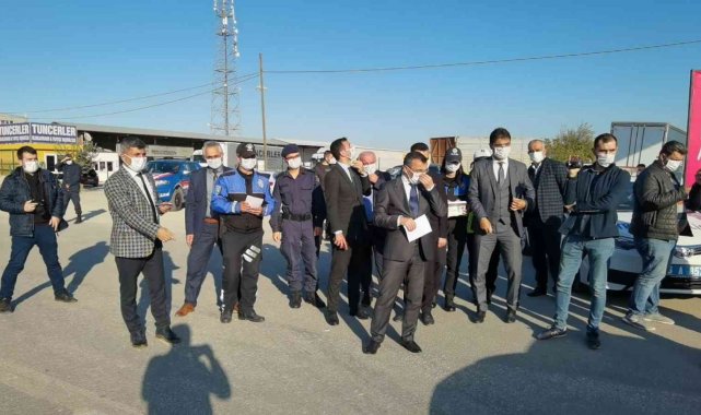 Kaymakam ile sürücü arasında komik diyalog: "Ağacın altına radar konulmaz ki!"
