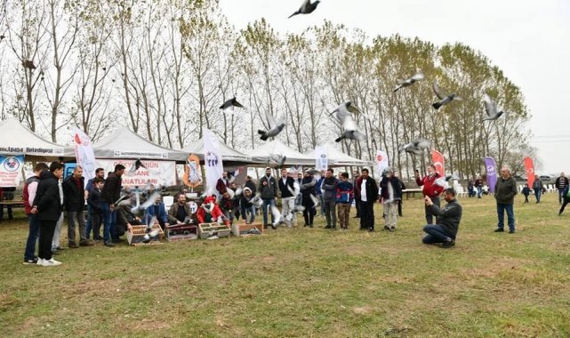 Mustafakemalpaşa'da Güvercin Uçuş Festivali