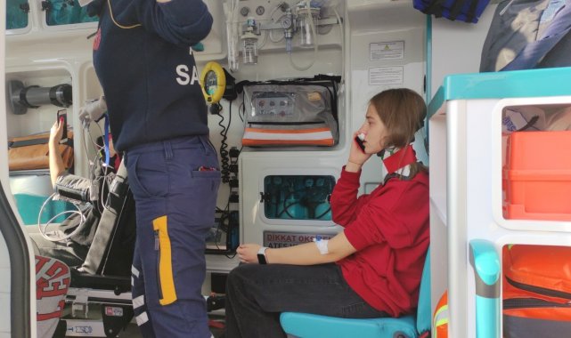 Öğrenci taşıyan otobüs kamyona çarptı: 24 yaralı